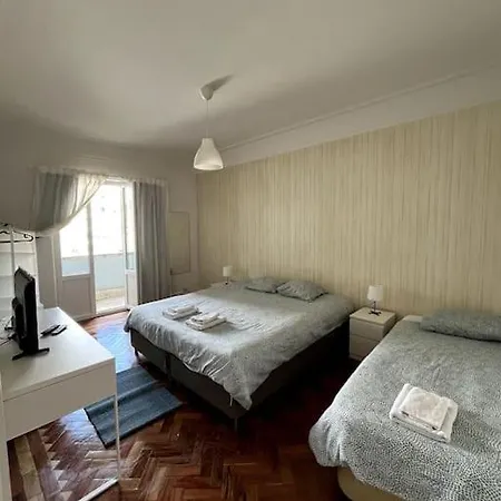 Privada 3 Grande Con Balcon ליסבון