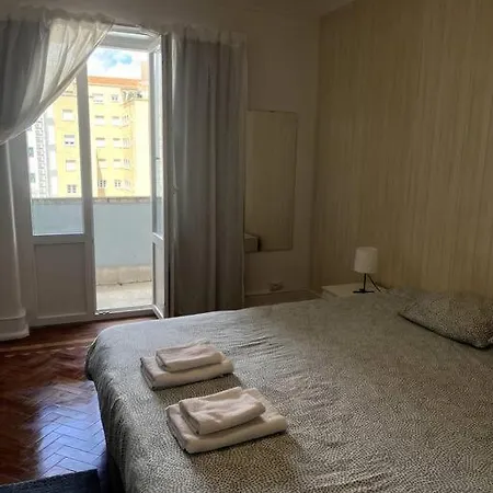 Pensión Privada 3 Grande Con Balcón