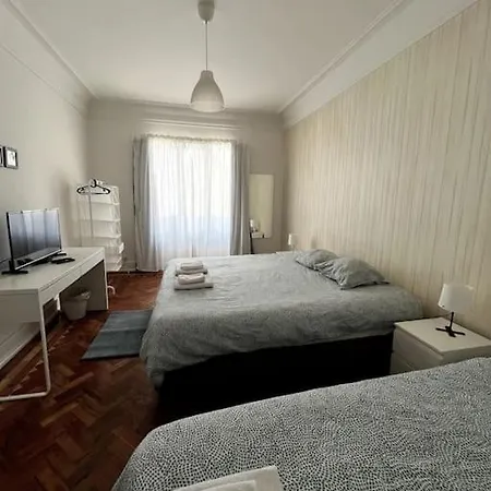 Privada 3 Grande Con Balcón * Lisboa